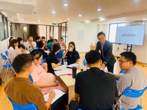 Học viên Train the Trainer trình bày